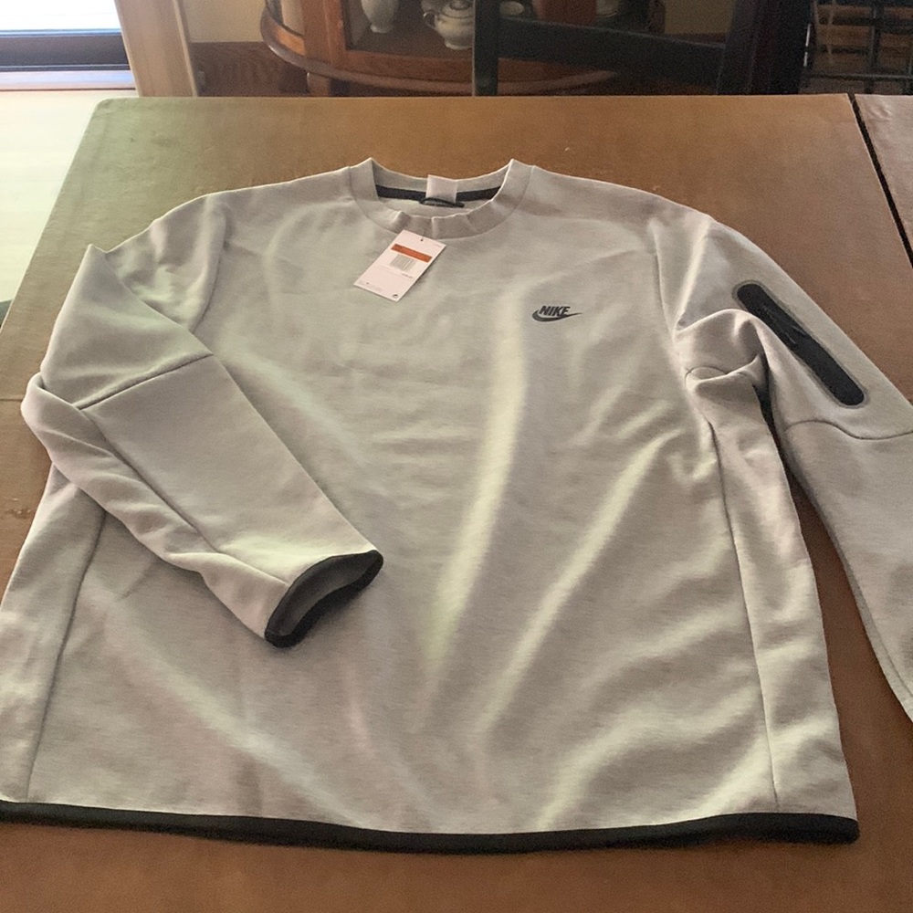 Nike Crew Sweatshirt 2XL, w zipper pocket on left arm, New w Tags.